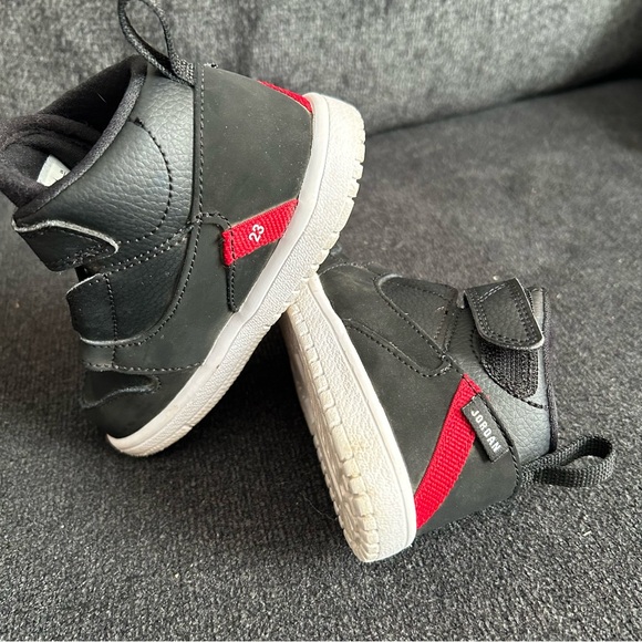 Toddler Air Jordans Sneakers Nike Size 8 - Picture 6 of 6